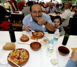 Los organizadores servir�n unas 6.000 raciones de callos a precios muy econ�micos. 