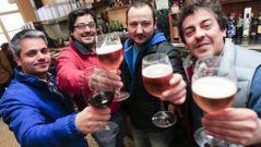 Rodrigo, Crist�bal, Ram�n y Alejandro, continuaron festejando ayer el premio que consigui� Javier Guti�rrez. 