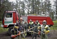 Una brigada contra incendios en el monte Xalo, a punto de acometer labores de prevenci�n y desbroce.