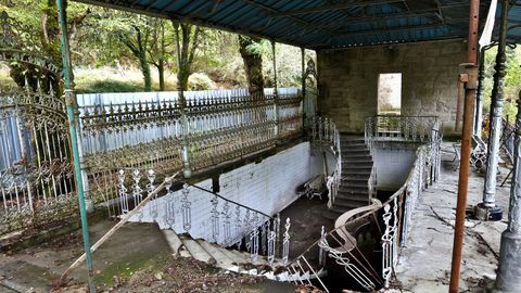 La fuente de Troncoso, en Mondariz-Balneario, sigue en un estado ruinoso