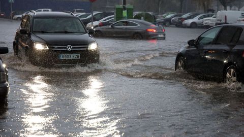 Inundaciones en la avenida de Galicia en Cambados