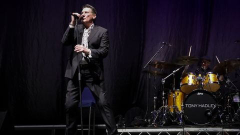 El cantante Tony Hadley, durante una actuaci�n reciente.