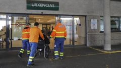 Puerta de acceso al servicio de Urgencias del Hospital de Santiago