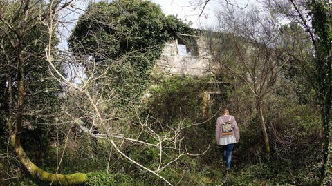 Un recorrido por la aldea abandonada de Mato, en Noia