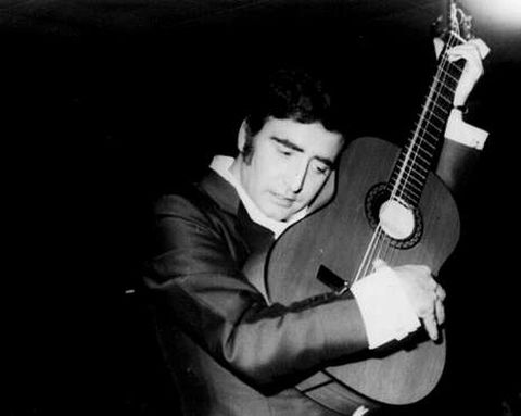 Peret introdujo el nombre de Vigo en su canci�n m�s famosa porque �es una palabra bonita�. 