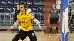 El cancerbero viveirense, durante un partido de la pasada temporada con el Uruguay Tenerife, del que sali� a finales del 2014.