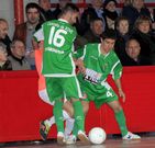 Bruno de Nois y Marcos recuperan ante un jugador del Cu�llar. 