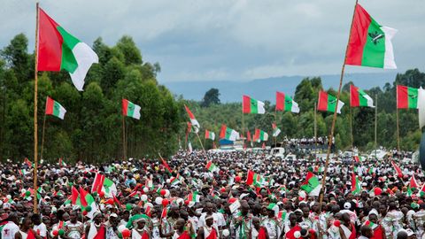 Afines al partido en el poder en Burundi, en una concentracin de apoyo reciente