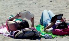 La lectura en soporte digital va ganando terreno al formato tradicional del libro.