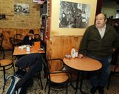 <span lang= es-es >�Prefiren un plato �nico e contundente�</span>, se�alan dese Casa Chaves, donde han inventado el �men� del peregrino�. 