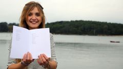 Olesya Kavenska recita un poema