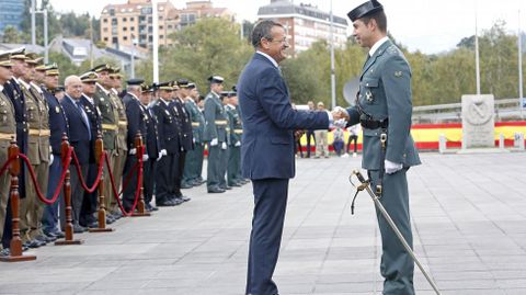 Fiesta de la Guardia Civil. Imposici�n de medallas