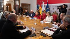 Carmela L&oacute;pez cambi&oacute; una tradici&oacute;n en la junta de gobierno y coloc&oacute; al secretario y a la interventora en ambos extremos de la mesa y dej&oacute; las puertas abiertas de su despacho