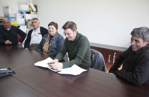 Rom�n Santalla presidi� ayer la reuni�n celebrada en Lal�n que se cerr� con una comida. 