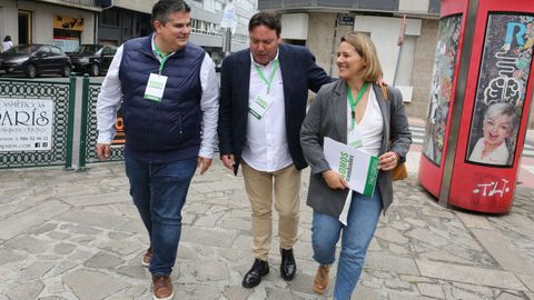 Xurxo Charln, Tino Cordal y Noelia Fabello de Somos Cambados