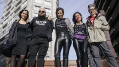 Luc�a, Omar, Lorena, Irene y Pablo son cinco de los seis miembros de The Tetas' Van