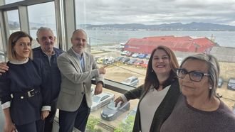 David Regades mantuvo un encuentro con la alcaldesa, Araceli Gestido, y parte del gobierno local en Cangas