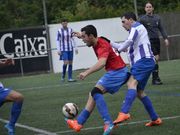 El corcubion�s, Balucho, que fue expulsado entra un rival. 