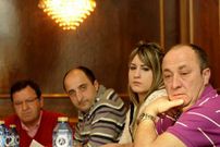 El grupo socialista abandon� el pleno por no repetirse la votaci�n.