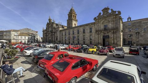 Procesi�n de San Rosendo en Celanova y concentraci�n de cl�sicos en la plaza Mayor