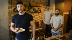 Alexis y su equipo del restaurante Antea Garden Bar
