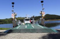 Los accesos asfaltados hasta el ferri ganar�n al menos dos metros al final del verano. 