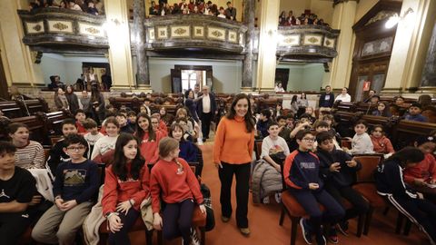 La alcaldesa, Ins Rey, presidi el pleno infantil