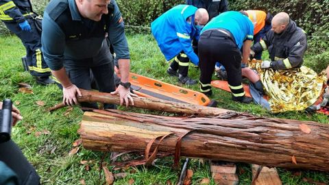 Rescate del herido en Siero