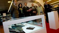La muestra ya ha estado expuesta en la biblioteca nodal de Santiago (en la imagen) y en la de Pontevedra