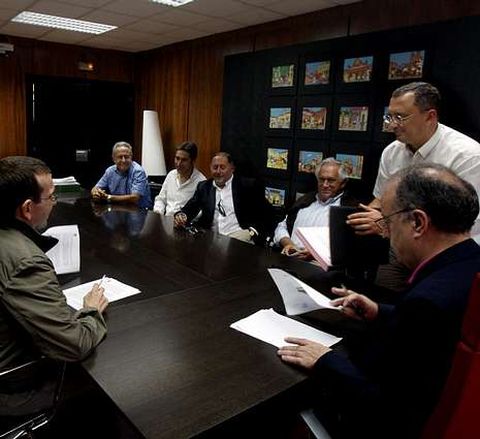 La recepci�n parcial de la obra se firm� ayer en el Concello.
