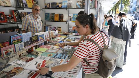 Imaxe da feira do libro na Alameda de Vigo.