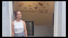 Noelia Canto, de la Postrer�a de Noe, en el local que va a abrir en Ribadeo