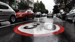 L�mite pintado en la calle Pena Trevinca de Ourense