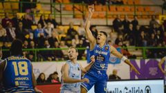 En la primera vuelta, en el Pazo, el partido del COB contra Burgos lo dirigi� Iria Ux�a y jugaba Jhornan Zamora.