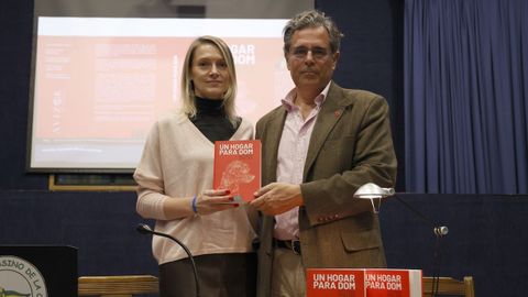 Jos� Manuel Cajigas present� el libro acompa�ado de Masha Pavlenko, presidenta de la asociaci�n AGA Ucra�na