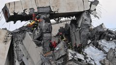Sobrevuela el puente derrumbado en G�nova