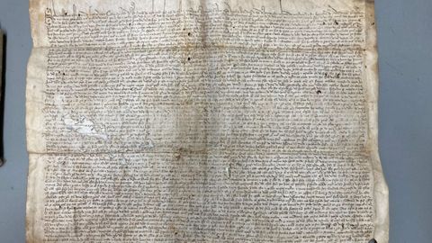 Demanda de divorcio de Xoana Vzquez das Seixas en 1398, pergamino encontrado en el Archivo Diocesano de Astorga