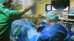 Intervenci�n de urolog�a retransmitida por v�deo en el Hospital P�blico da Mari�a