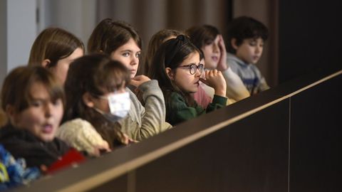 Primera sesi�n del segundo Consello da Infancia de Pontevedra, celebrado en el sal�n de plenos del Concello