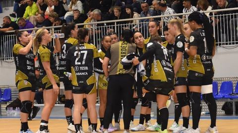 Las jugadoras del Guards, en la anterior eliminatoria de la EHF European Cup.
