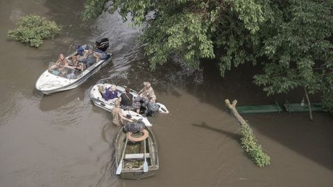 «Presa de Kakhovka: inundaciones en una zona de guerra»