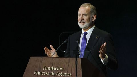 El rey Felipe VI interviene durante la ceremonia de entrega de los Premios Princesa de Asturias 2026 