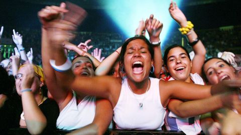 Fans en el concierto del 2004 en el Coliseum