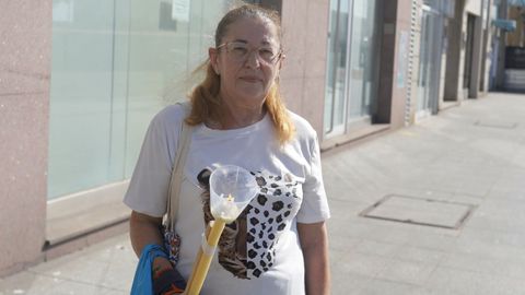 Yolanda ayer en la calle C�novas del Castillo, uno de los puntos del recorrido de la procesi�n del Cristo de la Victoria.