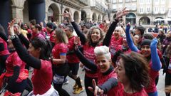 As participantes levaban camisetas vermellas