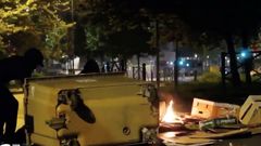 Contenedores quemados en Villeneuve-la-Garenne