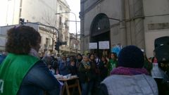 Los trabajadores se concentraron ante la sede de la entidad