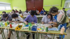 Foto de alumnado del IES Terra de Soneiro, en Vimianzo, el pasado mes de abril