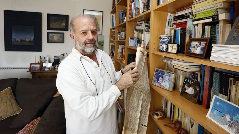 Pedro Cabarcos é natural de Vilalba, mais actualmente reside en Viveiro, lugar que o inspira nas súas creacións artísticas
