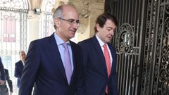 Fotograf�a de archivo del presidente del PP de Salamanca, Javier Iglesias (izquierda), junto al presidente de la Junta de Castilla y Le�n, Alfonso Fern�ndez Ma�ueco.
